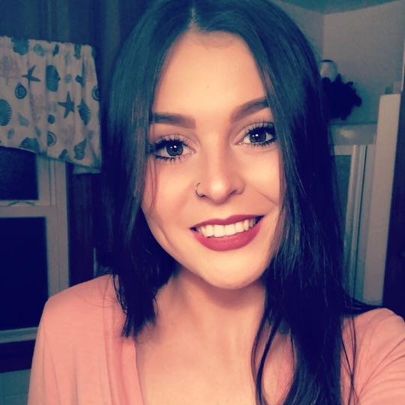 Meet your Posher, Emily - Picture 1 of 1